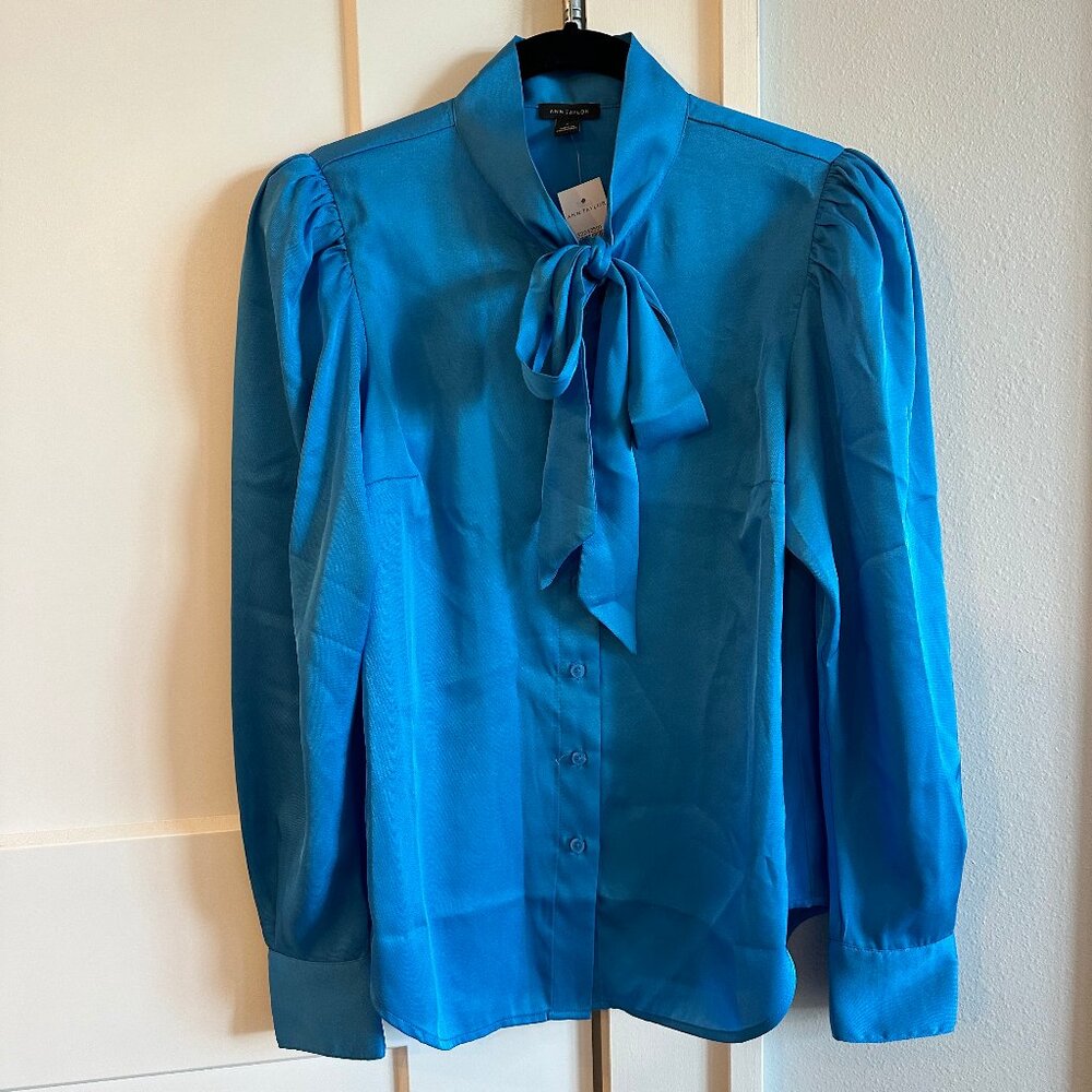 NWT Ann Taylor Bow Tie Blouse in Marina Blue
